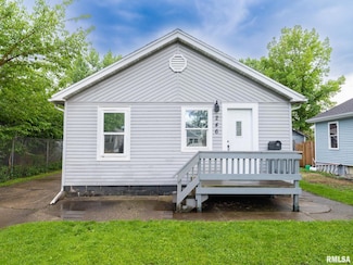 246 & 246 1/2 Herget St, Pekin, IL 61554