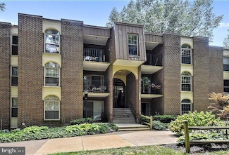 3358 Woodburn Rd Unit 24, Annandale, VA 22003