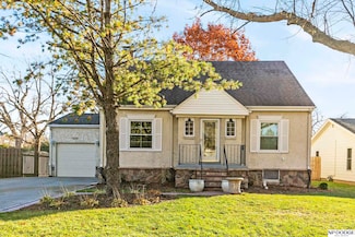 1015 N 83rd St, Omaha, NE 68114