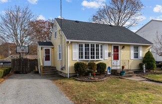 4 Marjorie St, Coventry, RI 02816