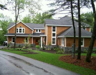 22 Red Paint Rd, Manchester, ME 04351