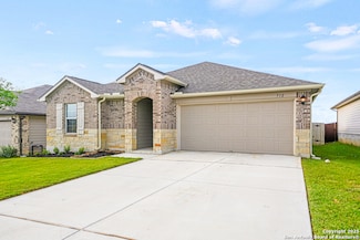 712 Monarch Dr, Seguin, TX 78155
