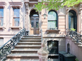 1029 Bloomfield St, Hoboken, NJ 07030