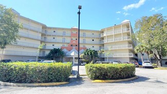 8290 Lake Dr Unit 302, Doral, FL 33166