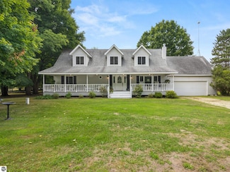 21081 205th Ave, Big Rapids, MI 49307