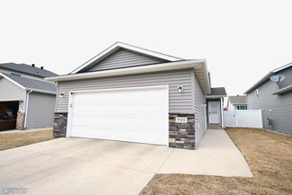 908 30th Ave W, West Fargo, ND 58078