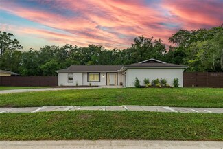 15616 Woodway Dr, Tampa, FL 33613