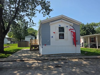 102 Redwood Dr, Morton, IL 61550