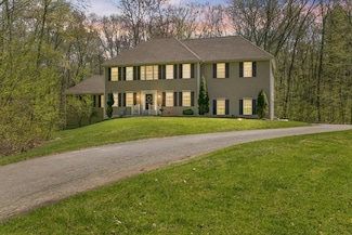 7 1/2 Parsonage Hill Rd, Haverhill, MA 01832