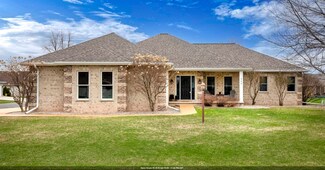 509 Royal Saint Pats Dr, Wrightstown, WI 54180
