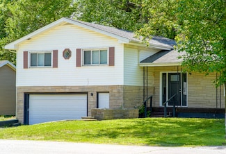 2721 W 34th St, Anderson, IN 46011