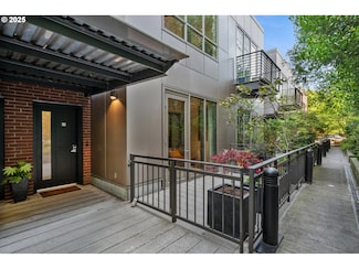 922 NW 11th Ave Unit 105, Portland, OR 97209