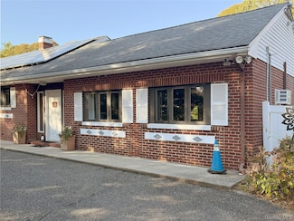 140 Berg Ave, Kings Park, NY 11754