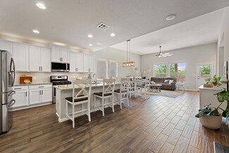 400 Walkup Ln, Leander, TX 78641