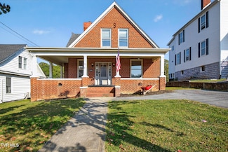 407 College St, Marion, VA 24354