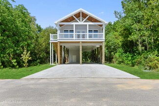 2038 Jay St, Bay St. Louis, MS 39520