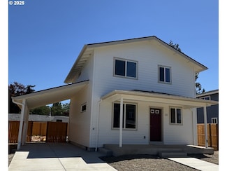 671 Saint Charles St, Eugene, OR 97402