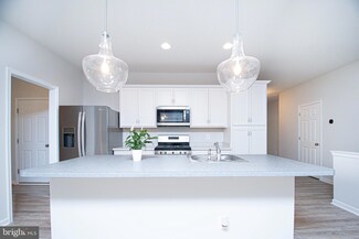 511 Parkland Dr, Stephenson, VA 22656