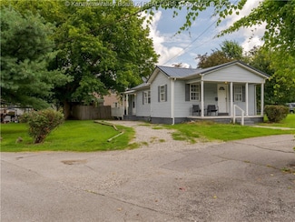 313 68th St SE, Charleston, WV 25304
