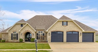 6504 Upper Bridle Bend Dr, Columbia, MO 65201