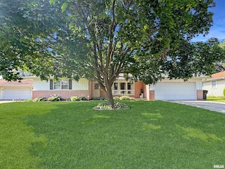 2124 W Newman Pkwy, Peoria, IL 61604