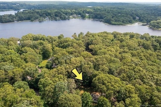 40 Clearview Rd, Moodus, CT 06469