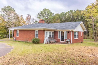 33 Skyline Dr, Selmer, TN 38375