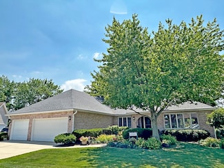 123 Seville Ct, Schererville, IN 46375