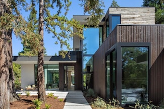 2171 Clayton Dr, Menlo Park, CA 94025