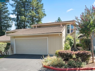 32 Rolling Green Cir, Pleasant Hill, CA 94523