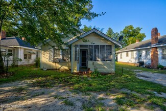 207 E Vance St, Laurinburg, NC 28352