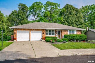 7214 N Whippoorwill Ln, Peoria, IL 61614