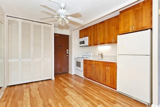 1655 Makaloa St Unit 1306, Honolulu, HI 96814