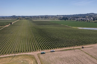 3372 River Bend Rd NW, Salem, OR 97304