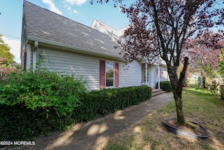 617 Carter Ave, Port Monmouth, NJ 07758