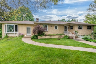2632 E Bonnie Brook Ln, Waukegan, IL 60087