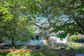 1621 Skyway St S, Salem, OR 97302