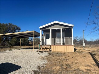 139 Latigo Ct, Runaway Bay, TX 76426