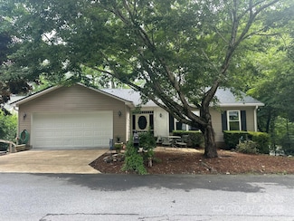869 Sandburg Terrace, Hendersonville, NC 28791