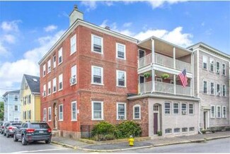 33 Carlton St Unit 3, Salem, MA 01970