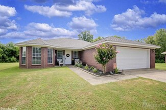 32 Bridgestone Dr, Conway, AR 72032