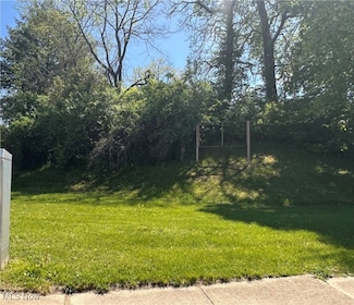 14 Underwood St, Zanesville, OH 43701