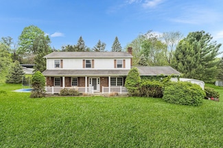 194 Overlook Rd, Poughkeepsie, NY 12603