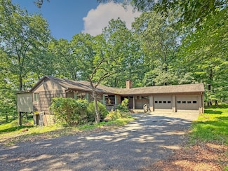 307 Foxglove Rd, Stroudsburg, PA 18360