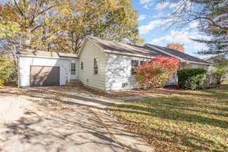 3206 Gibson St, Midland, MI 48640