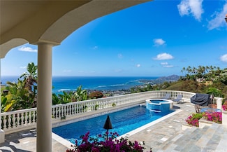 671 Kahiau Loop, Honolulu, HI 96821