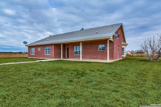 1960 County Road 5715, Natalia, TX 78059