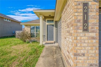 212 Wild Flower Ct, Navasota, TX 77868