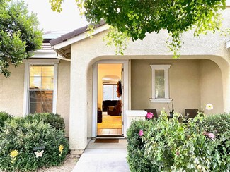 5248 E Kaviland Ave, Fresno, CA 93725