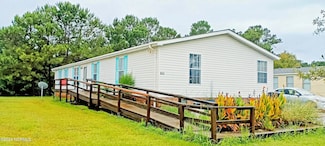 810 Topsail Greens Dr, Hampstead, NC 28443